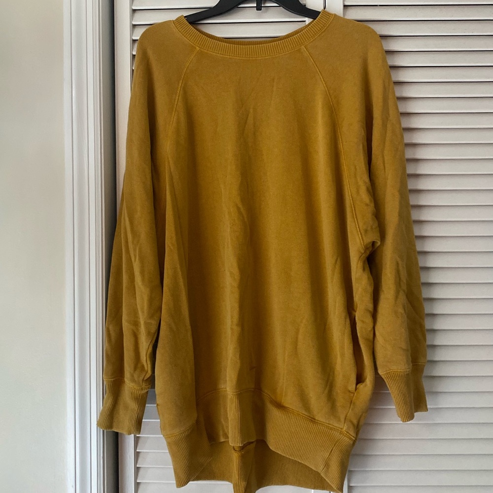 Aerie oversized sweater with pockets in yellow size M